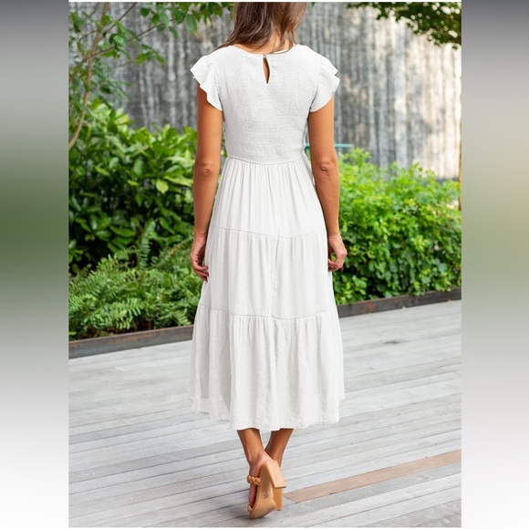 Meroketty brand white flutter sleeve smocked midi dress Women’s size medium - Picture 2 of 6